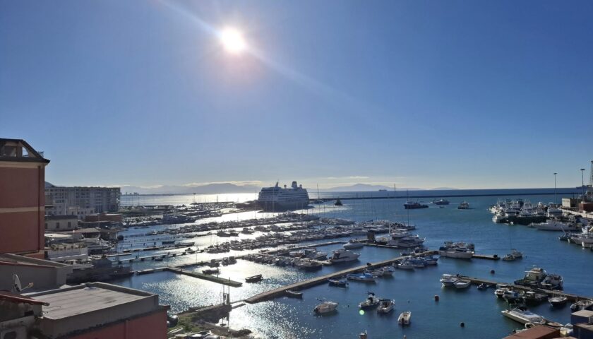 Salerno, alla Stazione Marittima la nave Azamara Journey