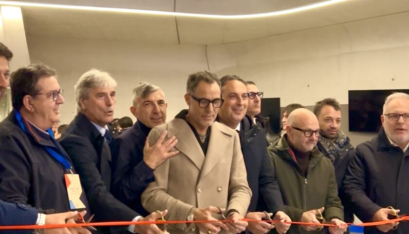 Successo straordinario per il taglio del nastro della terza edizione di “Panettone d’Artista 2025”