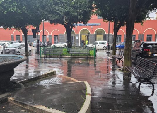 Nocera Inferiore, tragedia all’alba in piazza Trieste e Trento: morto uomo con un colpo di pistola