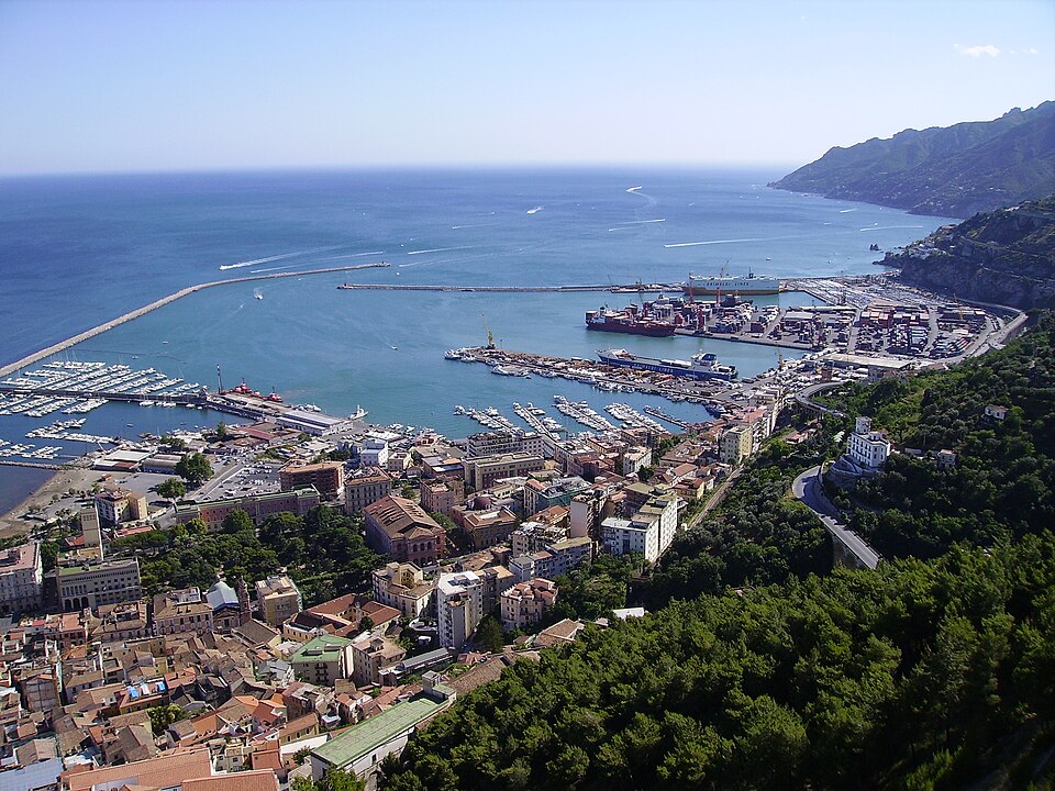 Turismo, dati Istat 2025: + 23% di presenze in città. Salerno sempre più destinazione turistica