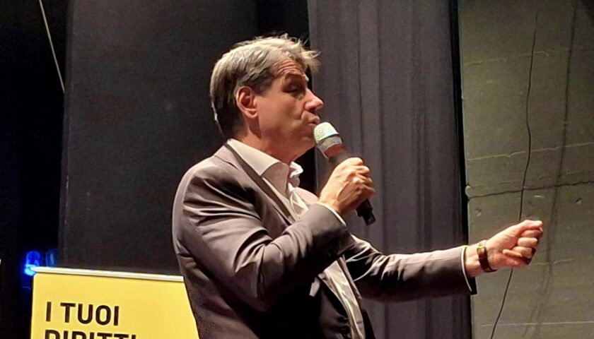 Regionali, Giuseppe Conte a Sarno: “Ora la guida è di Fico, il M5S si assume la responsabilità del cambiamento”