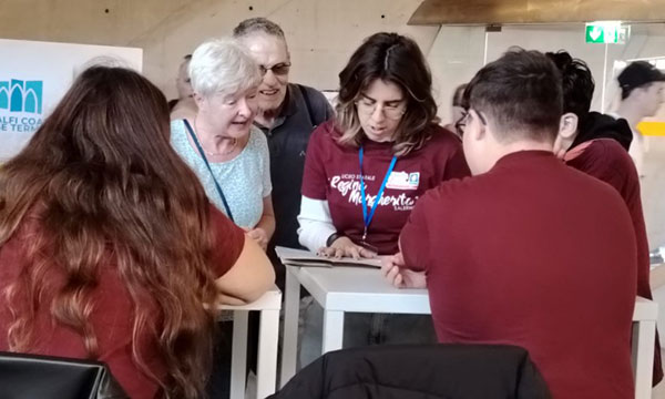 Salerno, studenti del Regina Margherita guida per migliaia di crocieristi