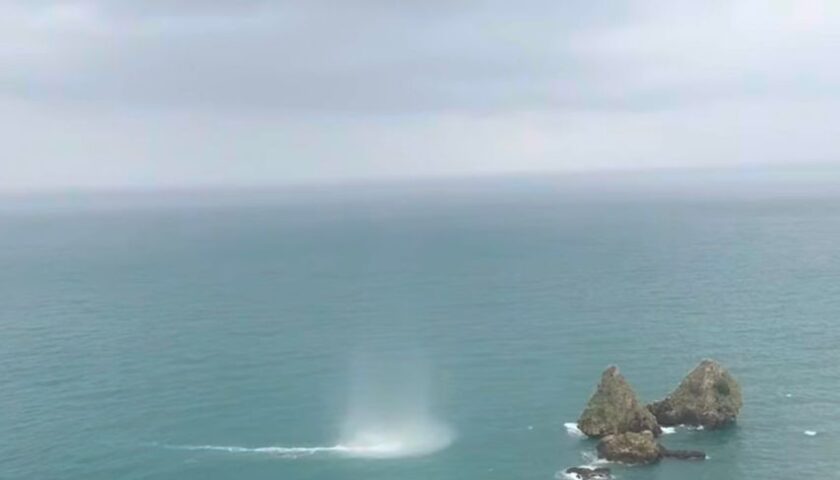 Anche a Vietri sul Mare il fenomeno della tromba marina: fenomeno naturale vicino ai due Fratelli
