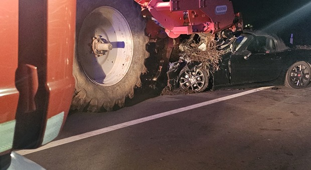 Auto sotto un trattore tra Polla e Sant’Arsenio, grave un 55enne San Pietro al Tanagro