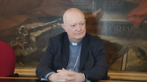 Campagna elettorale, il vescovo Bellandi chiude i locali parrocchiali