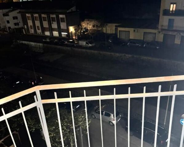 Emergenza nelle frazioni di Vietri sul Mare: blackout, degrado e proteste. Il gruppo di opposizione “Vietri che Vogliamo”: “Serve un piano urgente”  