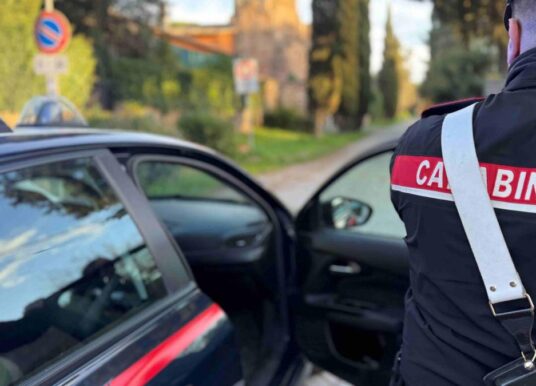 Cava de’ Tirreni, anziano derubato e aggredito in strada