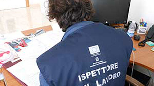 Pontecagnano Faiano, blitz ispettorato del lavoro: in un locale 5 irregolari su 7 Pontecagnano Faiano, blitz ispettorato del lavoro: in un locale 5 irregolari su 7