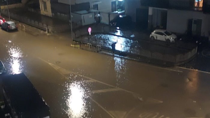 Maltempo, Scafati finisce sott’acqua. Aliberti accusa