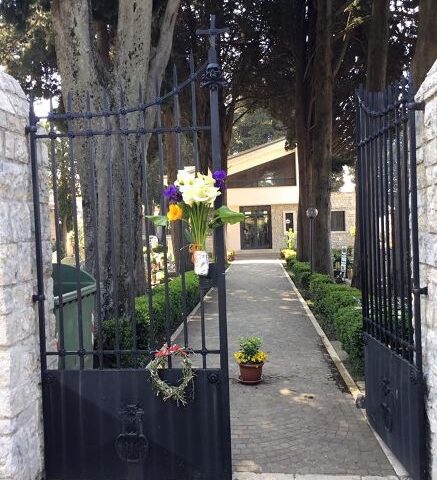 Valva, al via la ricognizione dei resti custoditi nell’ossario comunale: l’Amministrazione invita i familiari a contattare il Comune entro il 20 novembre