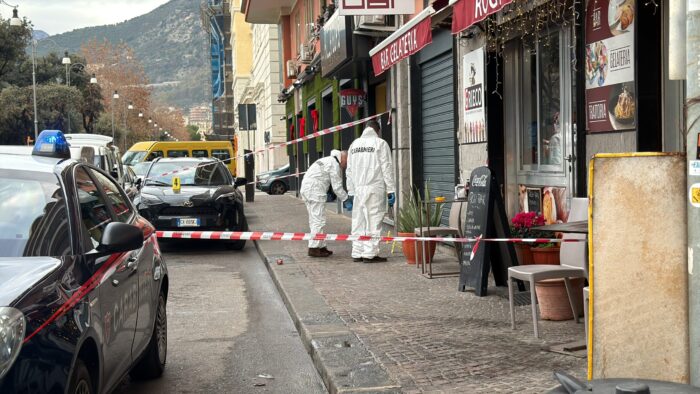 Salerno, una banale lite la causa dell’accoltellamento sul lungomare