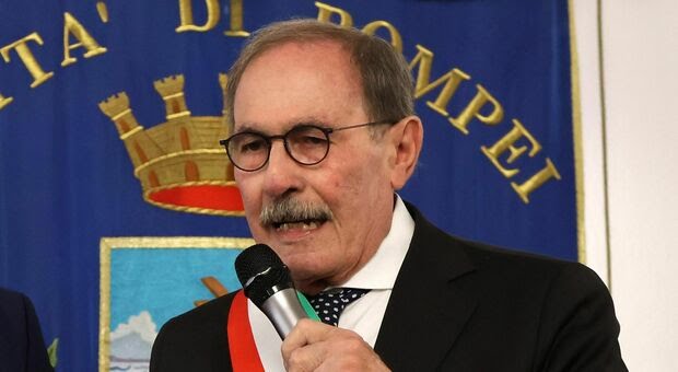 Muore il sindaco di Pompei, lutto anche nell’Agro nocerino