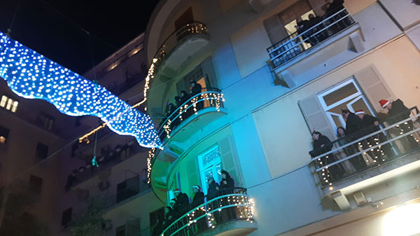 IlluminiAMO Salerno, successo per il concerto del coro pop