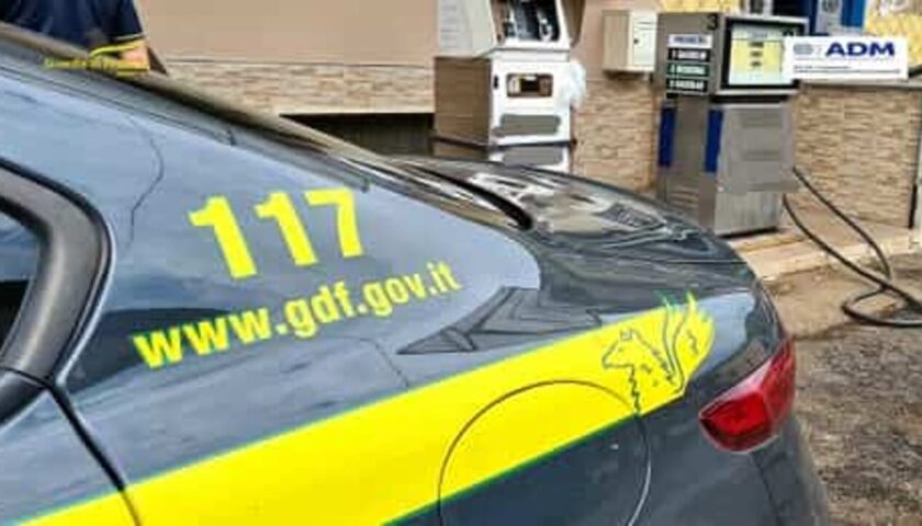 Benzina senza piombo non idonea per la carburazione: sequestrati 43mila litri a Mercato San Severino