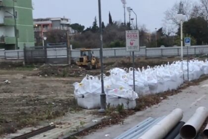 Amianto nei pressi di via Pittoni a Pagani, Potere al Popolo: il Comune faccia chiarezza Amianto nei pressi di via Pittoni a Pagani, Potere al Popolo: il Comune faccia chiarezza