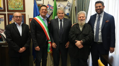 Vietri sul Mare conferisce la cittadinanza onoraria al professor Antonio Giordano, ospite d’onore l’attore e regista Lello Arena