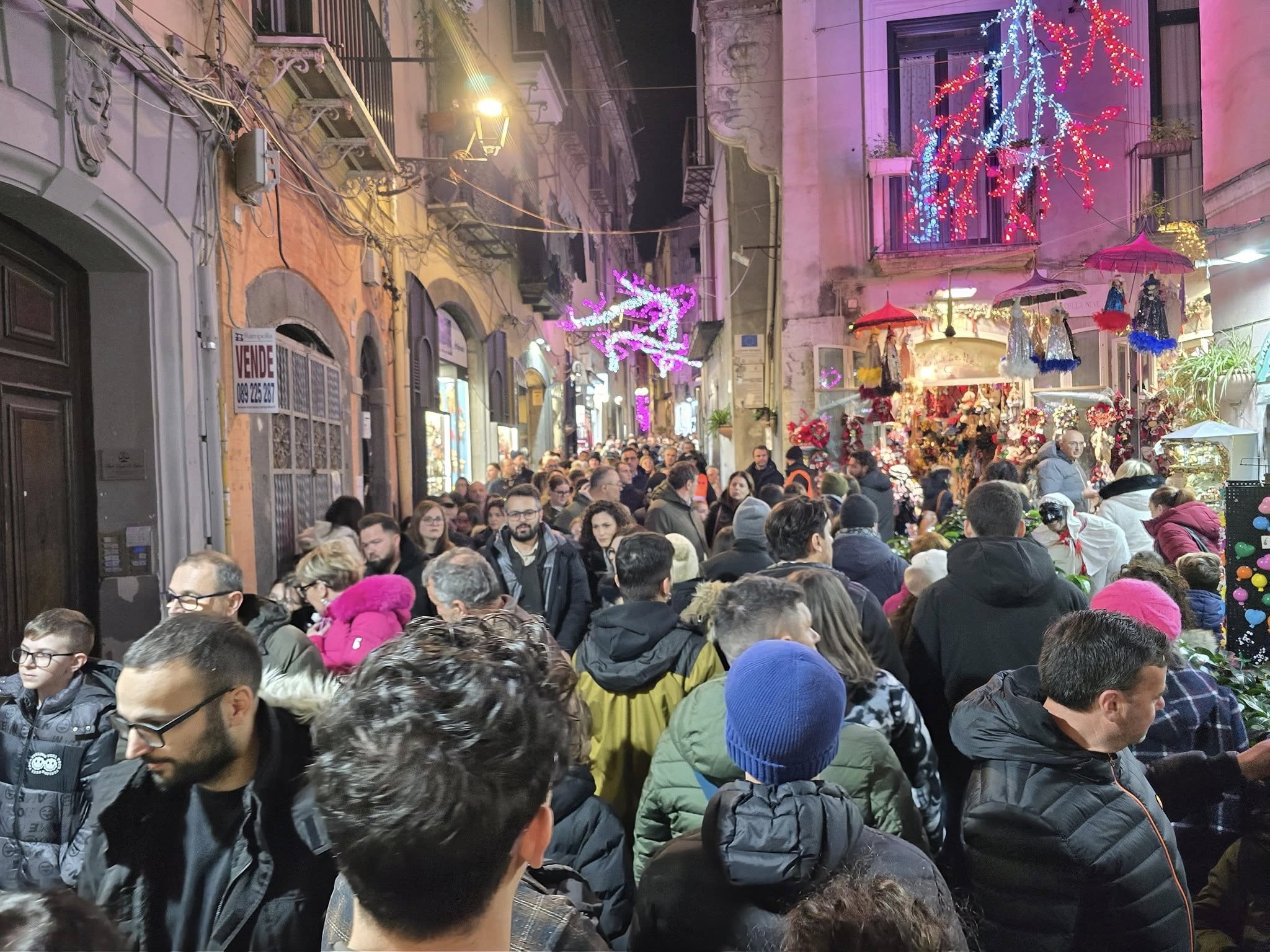 Luci d’Artista, si procede con il montaggio: ipotesi accensione il 7 novembre
