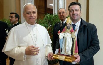 Il maestro dei presepi Alfonso Pepe ricevuto dal Papa