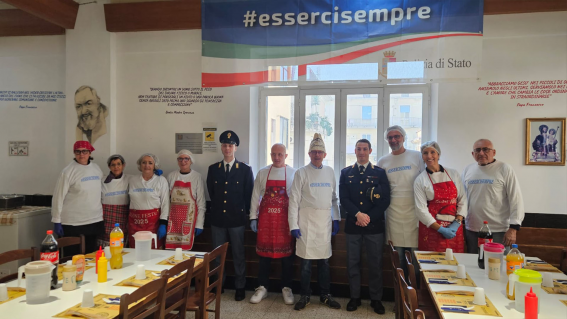 Salerno, pranzo solidale della Polizia presso la mensa dei poveri “San Francesco”