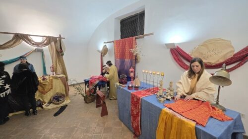 Salerno, il presepe vivente anima Palazzo Genovese