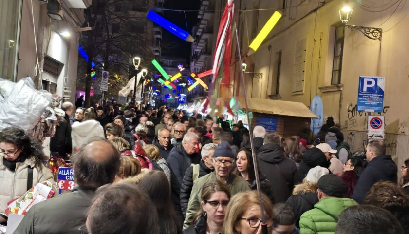 Salerno, malore  tra la folla delle luci: intervento della Croce Rossa su Corso Vittorio Emanuele