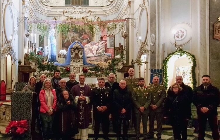 Altare e memoria: celebrata la messa natalizia per i caduti cavesi