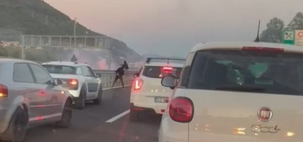 Scontri tra ultras di Casertana e Catania: 30 denunciati dalla Digos di Salerno