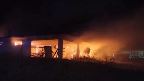 Padula, incendio in un fienile: in fiamme decine di rotoballe
