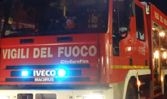 Incendio in un appartamento a Pollica, salvati due anziani