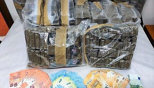 Maxi sequestro di droga a Pagani: arrestato giovane