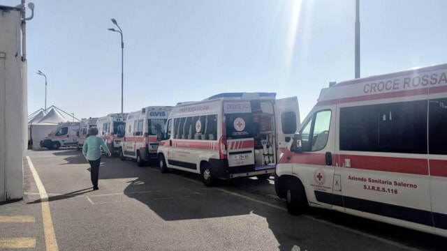 A Salerno ambulanze bloccate al Ruggi, Valiante: se fosse stata curata in tempo mia sorella si sarebbe salvata