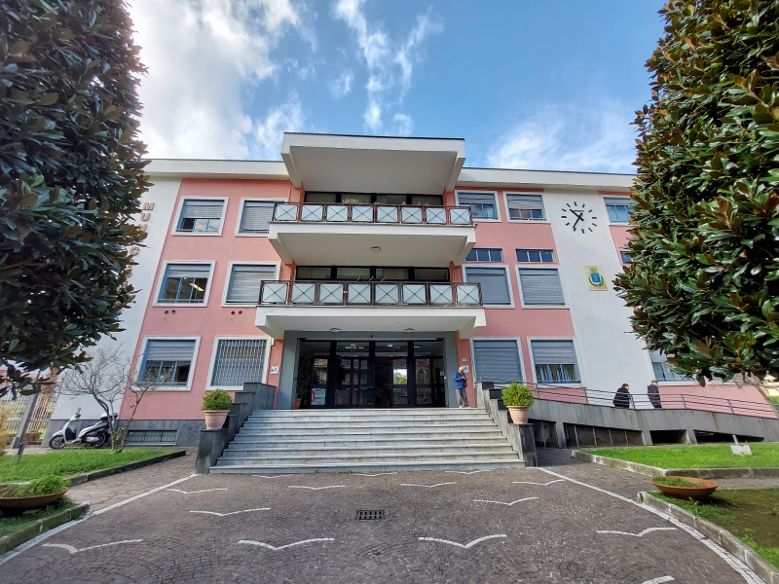 Cantiere dell'alveo Mandrizzo a Nocera Superiore, con residenti e autorità in attesa dei risultati