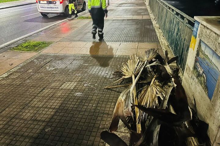 Salerno, allerta meteo vento: volontari in campo per il monitoraggio della fascia costiera