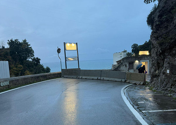 Statale Amalfitana chiusa a Vietri, Gagliano: “Nessun preavviso, siamo nel Terzo mondo”