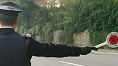 Fugge all’alt dei carabinieri a Sant’Antonio Abate, poi si schianta contro un palo ad Angri: indagato per resistenza Fugge all’alt dei carabinieri a Sant’Antonio Abate, poi si schianta contro un palo ad Angri: indagato per resistenza