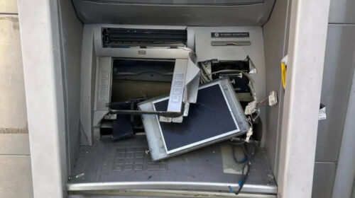 Castelnuovo Cilento, assalto al bancomat a Vallo Scalo: ladri in fuga con il dispositivo Atm Castelnuovo Cilento, assalto al bancomat a Vallo Scalo: ladri in fuga con il dispositivo Atm