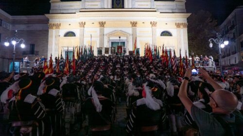 Cava de’ Tirreni, il Gran Galà chiude i festeggiamenti per i 50 anni dei Pistonieri-Archibugieri Santa Maria del Rovo
