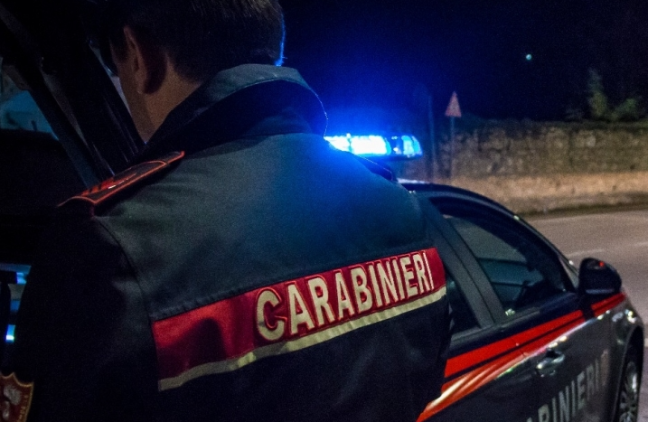 Colpi d’arma da fuoco contro un’auto ad Angri