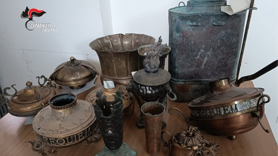 Capaccio Paestum, raffica di furti al cimitero: arrestato il responsabile