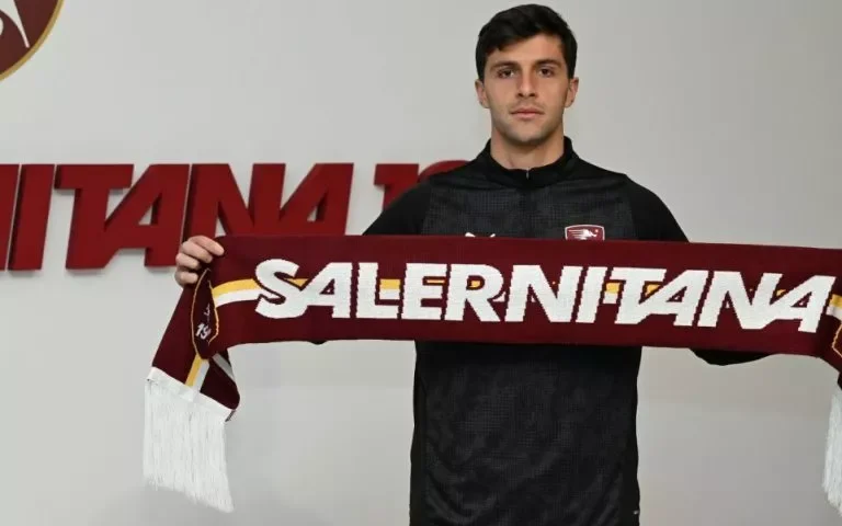 I difensori Arena e Berra sono calciatori della Salernitana. Coppolaro ad Arezzo e Frascatore a Guidonia