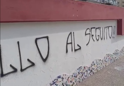 Scritte vandaliche a Salerno, denuncia di Nuova Gioventù Balnea Aps