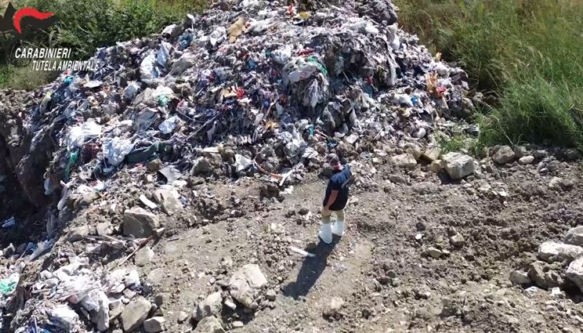 Rifiuti: blitz carabinieri: i veleni smaltiti come i Casalesi