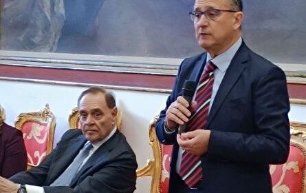 Cava de’ Tirreni, presentata sezione “Ezio Galotto” di “Noi di Centro”. Mastella: “le istituzioni non sono proprietà privata” Cava de’ Tirreni, presentata sezione “Ezio Galotto” di “Noi di Centro”. Mastella: “le istituzioni non sono proprietà privata”