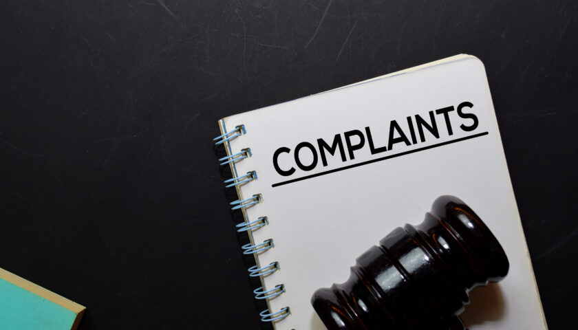 VOGLIO PRESENTARE UNA QUERELA SENZA FARMI ASSISTERE DA UN LEGALE: POSSO FARLO?