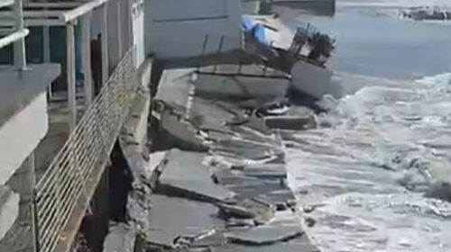 Salerno, lungomare di Torrione: danni dalle mareggiate e timori per un lido Salerno, lungomare di Torrione: danni dalle mareggiate e timori per un lido