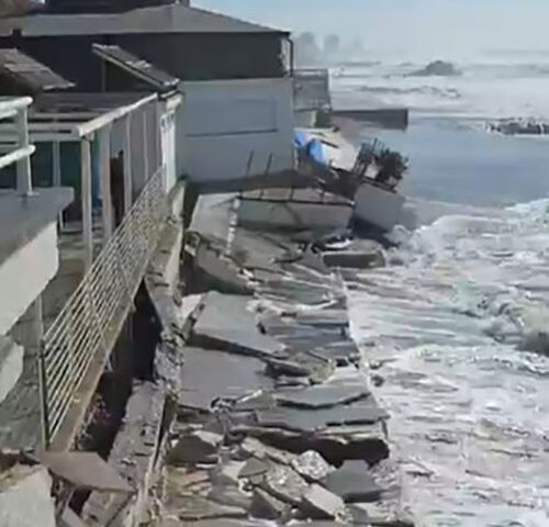 Salerno, lungomare di Torrione: danni dalle mareggiate e timori per un lido