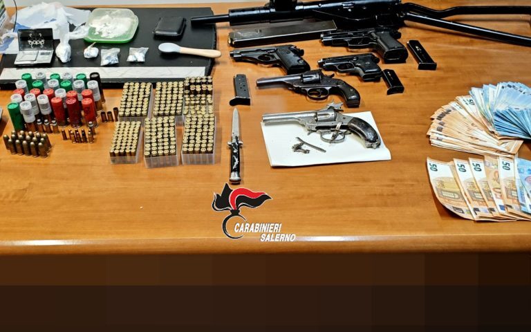 Giffoni Valle Piana, armi e droga: arrestato