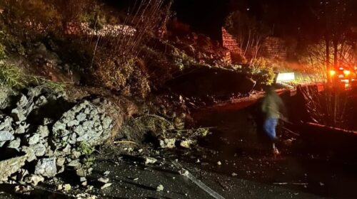 Maltempo, frana in costiera amalfitana in località Fuenti: chiusa la statale 163