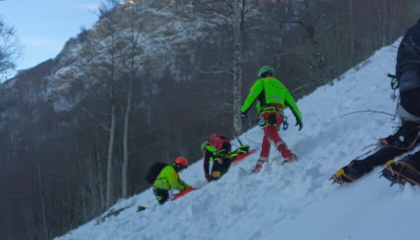 Alpinista si ferisce sul monte Cervati: salvato