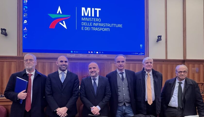 Aeroporto Salerno,  appello di Ferrante e Iannone: “Percorso rilancio, collegamenti shuttle e azzeramento addizionali”